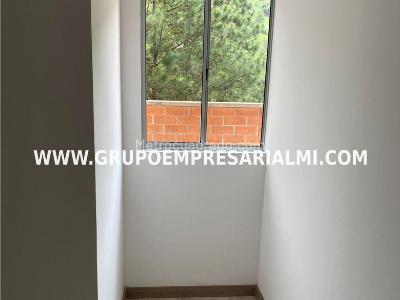 Apartamento de 3 alcobas en venta en La Navarra, Bello, 89 m² · foto 5 de 20