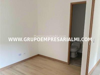 Apartamento de 3 alcobas en venta en La Navarra, Bello, 89 m² · foto 7 de 20