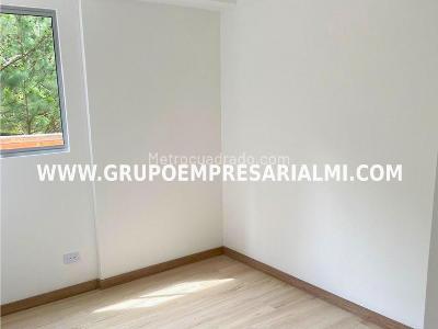Apartamento de 3 alcobas en venta en La Navarra, Bello, 89 m² · foto 8 de 20