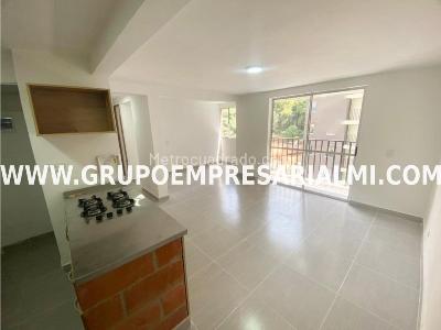 Apartamento de 2 alcobas en venta en Maria Auxiliadora, Sabaneta, 55 m² · foto 3 de 20