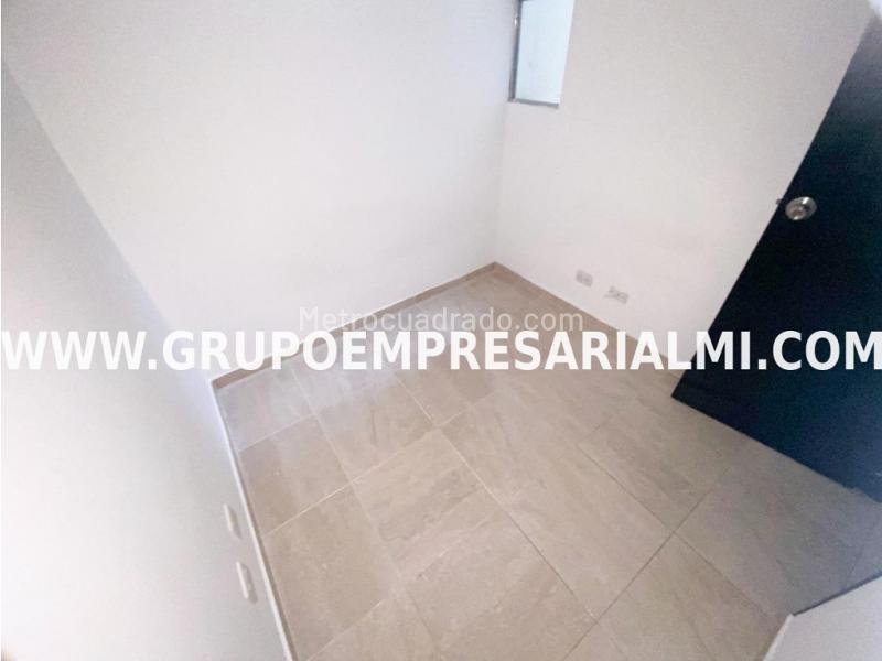 Apartamento de 2 Alcobas en Arriendo en Aures, Robledo - 9