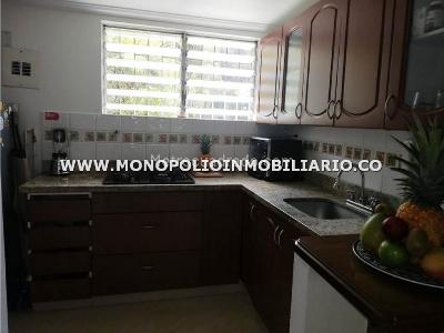 Casa de 3 alcobas en venta en Calasanz, Medellín, 130 m² · foto 3 de 9