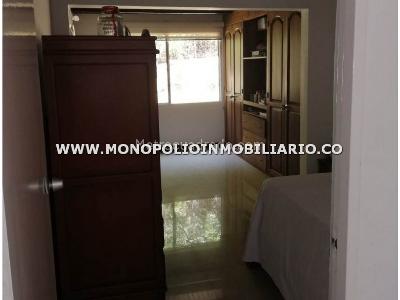 Casa de 3 alcobas en venta en Calasanz, Medellín, 130 m² · foto 7 de 9