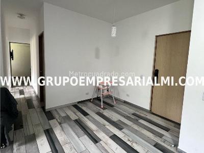 Apartamento de 3 alcobas en venta en La Navarra, Bello, 70 m² · foto 3 de 20