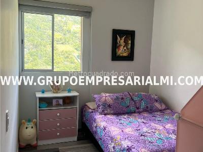 Apartamento de 3 alcobas en venta en La Navarra, Bello, 70 m² · foto 12 de 20