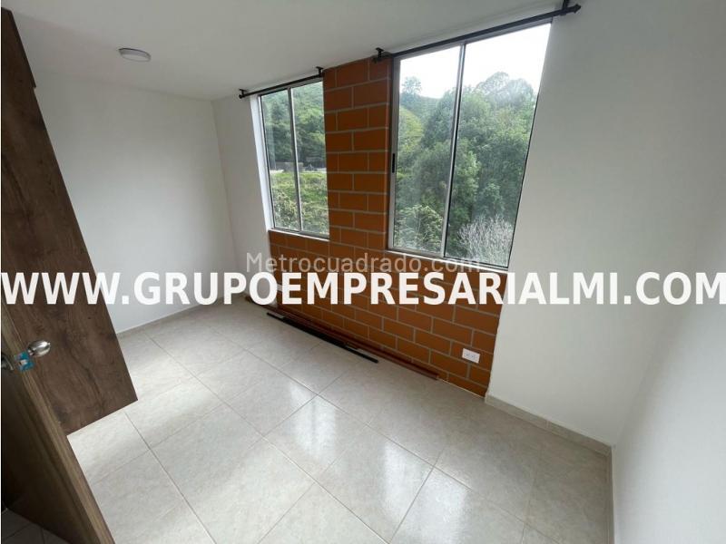 Apartamento de 2 Alcobas en San Javier (43 m², Estrato 2) - 8