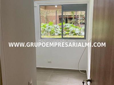 Apartamento de 3 alcobas en venta en San Jose, Sabaneta, 76 m² · foto 11 de 20