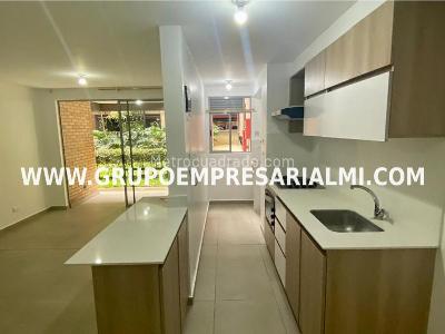 Apartamento de 3 alcobas en venta en San Jose, Sabaneta, 76 m² · foto 2 de 20