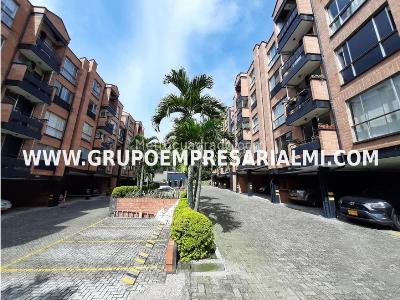 Apartamento de 3 alcobas en venta en Loma De Las Brujas, Envigado, 100 m² · foto 18 de 20