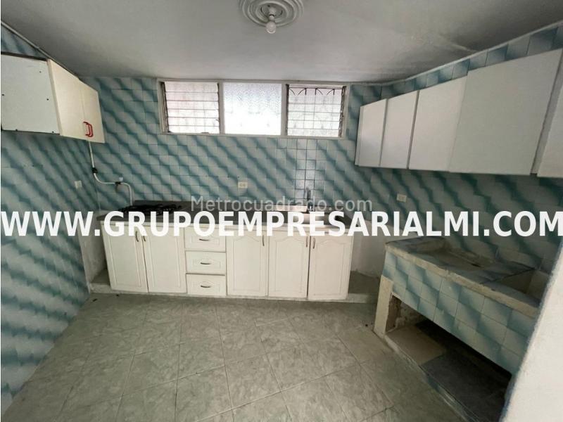 Casa Amplia de 3 Alcobas en Arriendo en La América - 2