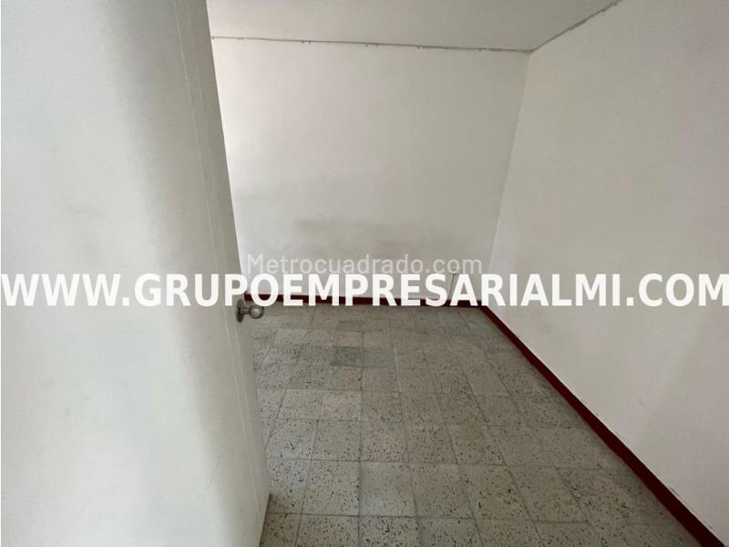 Casa Amplia de 3 Alcobas en Arriendo en La América - 8