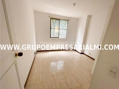 Apartamento de 3 alcobas en arriendo en Laureles, Medellín, 130 m² · foto 13 de 20