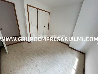 Apartamento de 3 alcobas en arriendo en Laureles, Medellín, 130 m² · foto 14 de 20