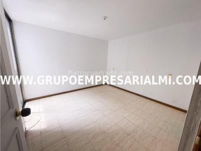 Apartamento de 3 alcobas en arriendo en Laureles, Medellín, 130 m² · foto 16 de 20