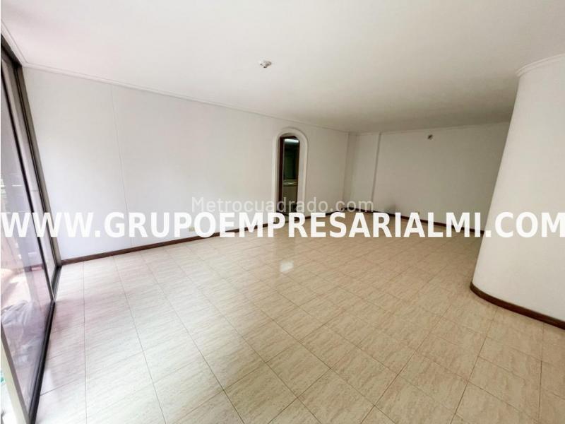 Spacious 3BR Apartment for Rent in Laureles - 2