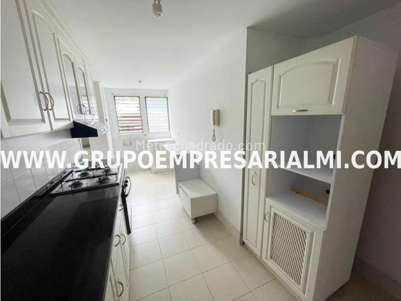 Spacious 3BR Apartment for Rent in Laureles - 4