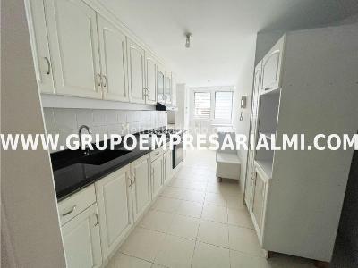 Apartamento de 3 alcobas en arriendo en Laureles, Medellín, 130 m² · foto 5 de 20