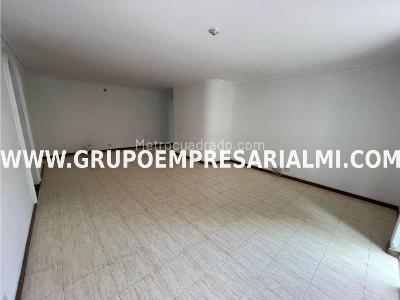 Apartamento de 3 alcobas en arriendo en Laureles, Medellín, 130 m² · foto 6 de 20