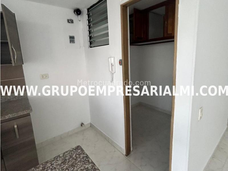 Spacious 3BR Apartment with 5 Baths in La America - 8