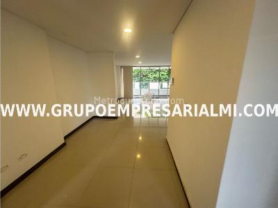 Apartamento de 3 alcobas en arriendo en La Castellana, Medellín, 167 m² · foto 3 de 20