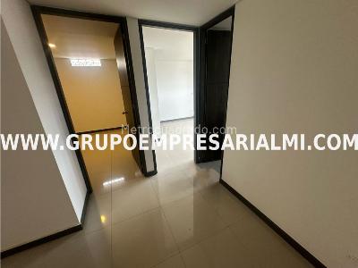 Apartamento de 3 alcobas en arriendo en La Castellana, Medellín, 167 m² · foto 4 de 20