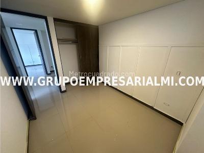 Apartamento de 3 alcobas en arriendo en La Castellana, Medellín, 167 m² · foto 5 de 20
