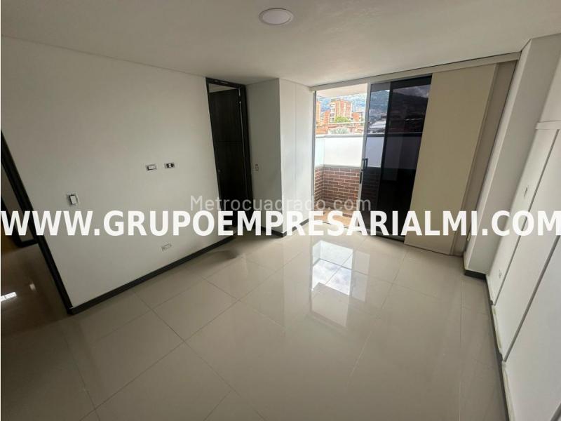 Spacious 3BR Apartment with 5 Baths in La Castellana - 6
