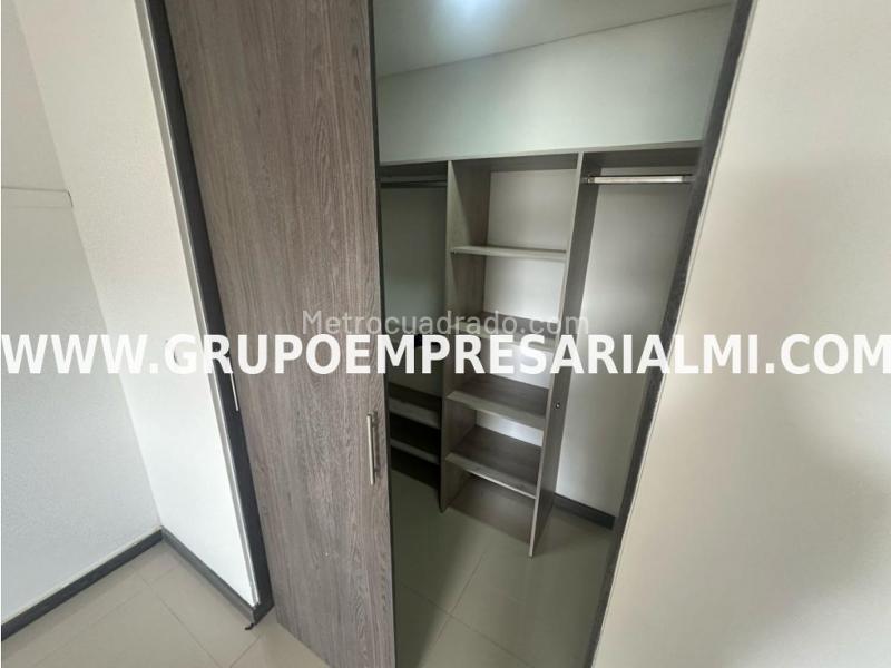 Spacious 3BR Apartment with 5 Baths in La Castellana - 7