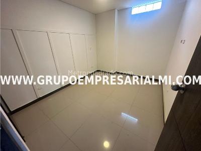 Apartamento de 3 alcobas en arriendo en La Castellana, Medellín, 167 m² · foto 9 de 20