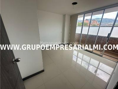 Apartamento de 3 alcobas en arriendo en La Castellana, Medellín, 167 m² · foto 10 de 20