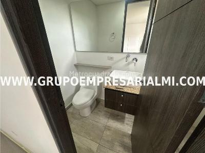 Apartamento de 3 alcobas en arriendo en La Castellana, Medellín, 167 m² · foto 13 de 20