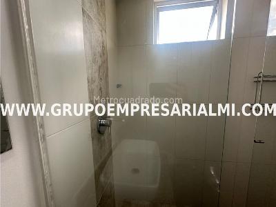 Apartamento de 3 alcobas en arriendo en La Castellana, Medellín, 167 m² · foto 14 de 20