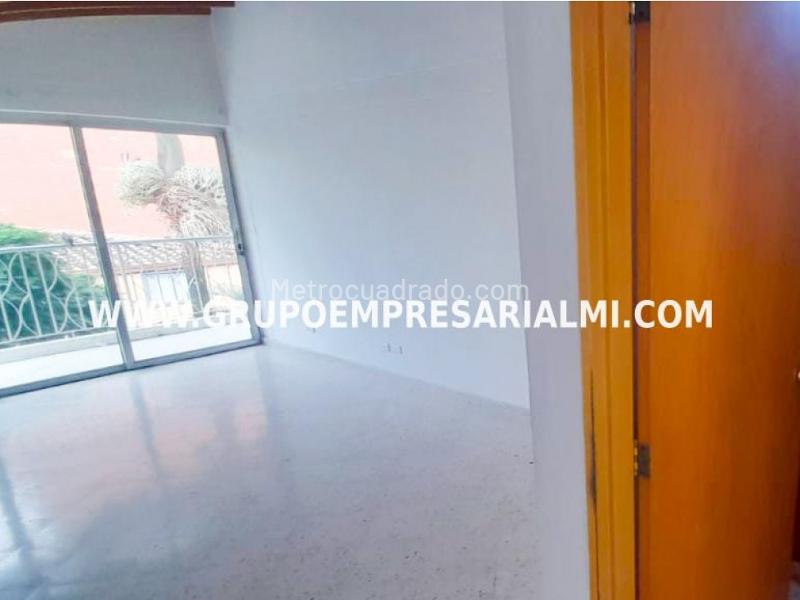 Apartamento Amplio de 3 Alcobas en Florida Nueva - 3