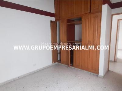 Apartamento de 3 alcobas en arriendo en Florida Nueva, Medellín, 220 m² · foto 13 de 20