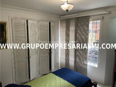 Apartamento de 2 alcobas en venta en Laureles, Medellín, 113 m² · foto 9 de 19