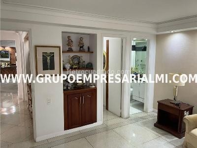 Apartamento de 2 alcobas en venta en Laureles, Medellín, 113 m² · foto 16 de 19