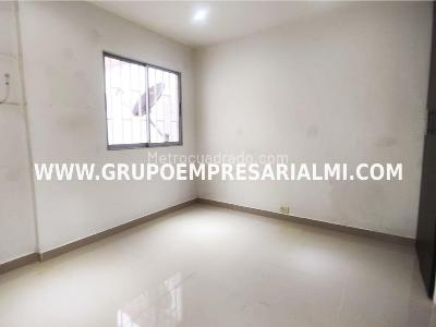 Apartamento de 3 alcobas en venta en Laureles, Medellín, 77 m² · foto 3 de 20