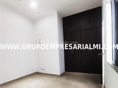 Apartamento de 3 alcobas en venta en Laureles, Medellín, 77 m² · foto 7 de 20