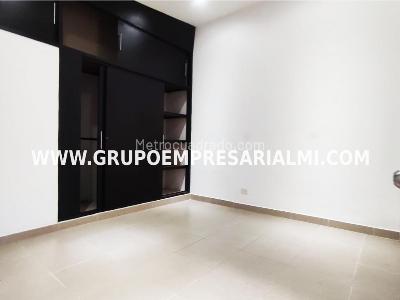 Apartamento de 3 alcobas en venta en Laureles, Medellín, 77 m² · foto 18 de 20
