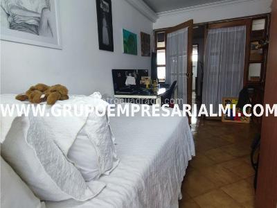 Apartamento de 4 alcobas en venta en Laureles, Medellín, 202 m² · foto 10 de 20