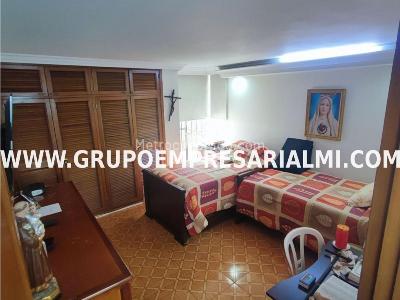 Apartamento de 4 alcobas en venta en Laureles, Medellín, 202 m² · foto 13 de 20