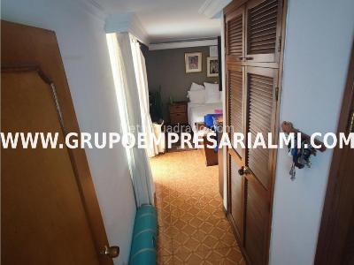 Apartamento de 4 alcobas en venta en Laureles, Medellín, 202 m² · foto 14 de 20