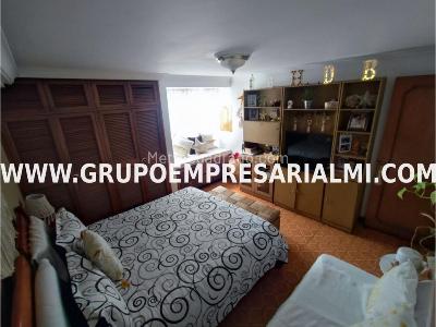 Apartamento de 4 alcobas en venta en Laureles, Medellín, 202 m² · foto 16 de 20