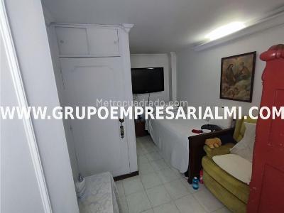 Apartamento de 4 alcobas en venta en Laureles, Medellín, 202 m² · foto 9 de 20