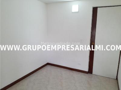 Apartamento de 3 alcobas en arriendo en El Poblado, Medellín, 84 m² · foto 13 de 20