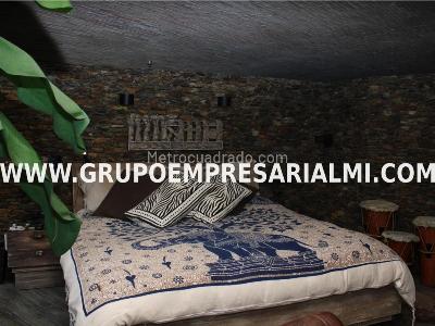 Apartaestudio en venta en El Poblado, Medellín, 100 m² · foto 16 de 20
