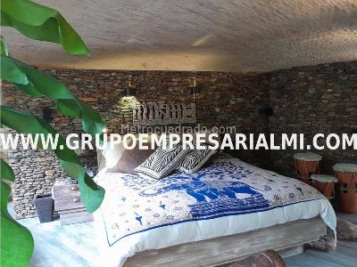 Apartaestudio en venta en El Poblado, Medellín, 100 m² · foto 17 de 20