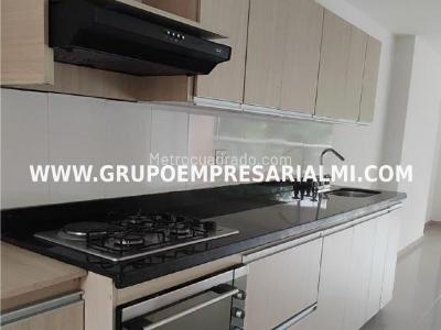 Apartamento de 3 alcobas en arriendo en Belen, Medellín, 120 m² · foto 3 de 20