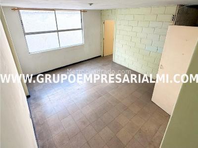 Apartamento de 5 alcobas en arriendo en Villa Hermosa, Medellín, 116 m² · foto 13 de 20