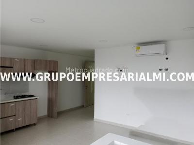Apartaestudio en venta en Laureles, Medellín, 54 m² · foto 2 de 20
